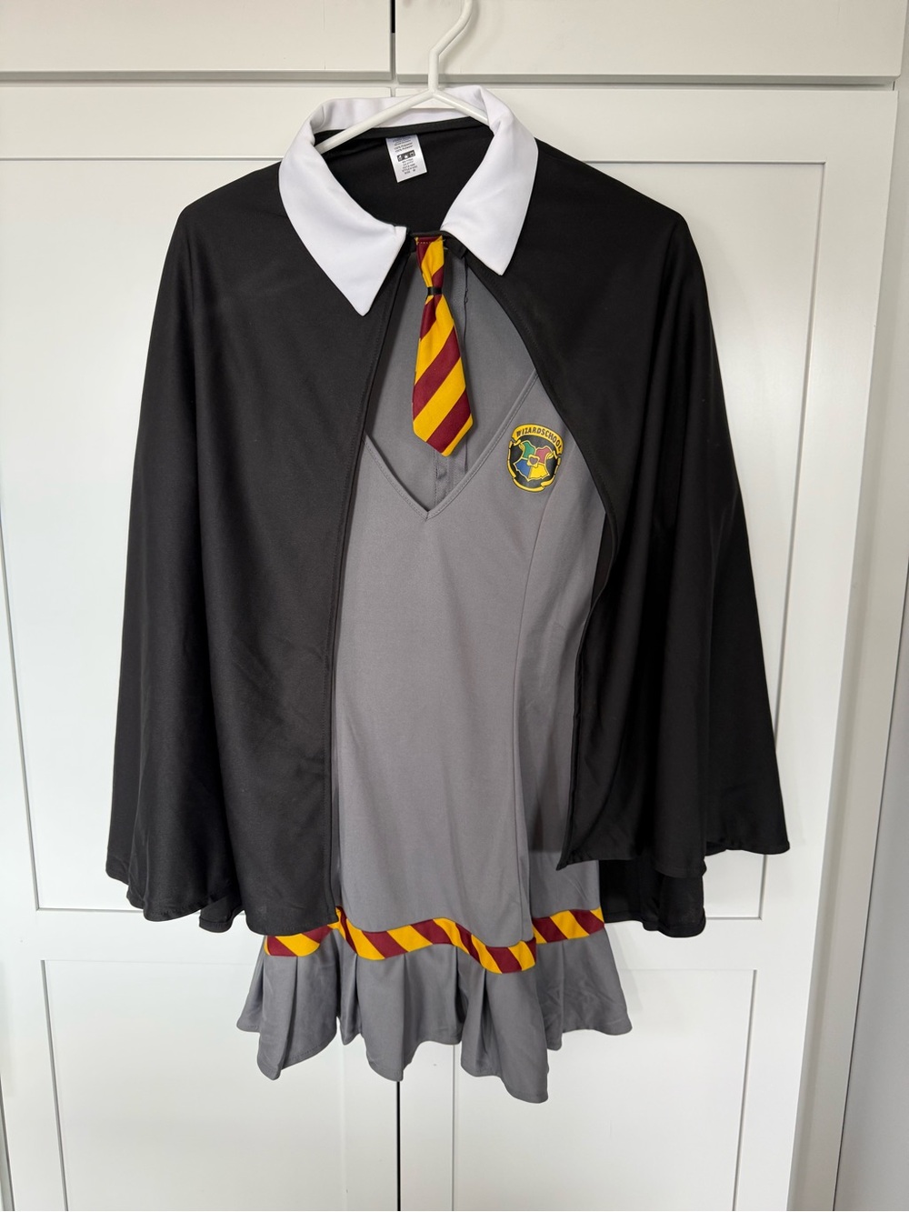 Women’s Harry Potter/ Wizard Halloween Costume / size medium.